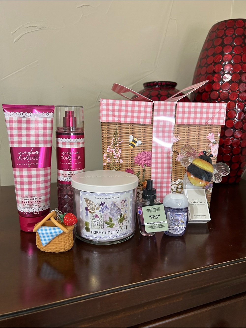 Bath & Body Works 7 Piece Picnic Gift Set - Gingham Gorgeous and Fresh Cut Lilac